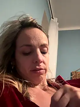 Annelibre online show from October 21, 2025, 9:04 pm