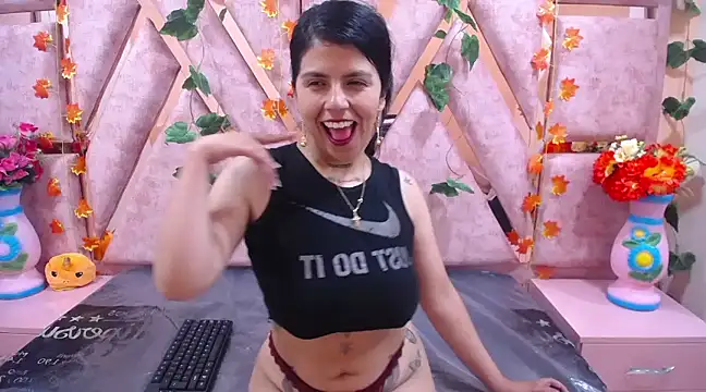 CataleyaLars20 online show from February 14, 2025, 12:25 pm