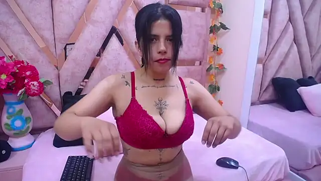 CataleyaLars20 online show from December 5, 2025, 12:25 pm