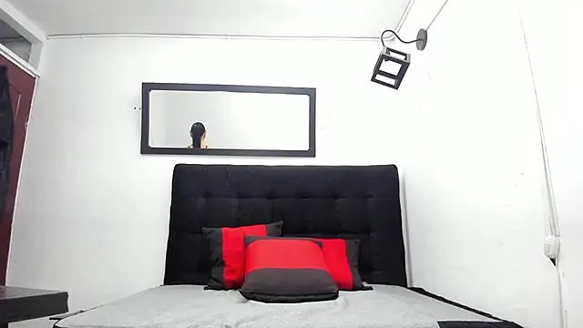 brittany williams  online show from January 24, 2025, 12:20 pm