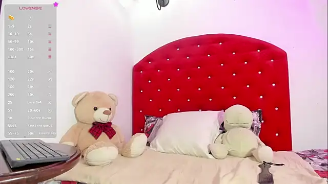 brittany williams  online show from March 22, 2025, 3:31 pm