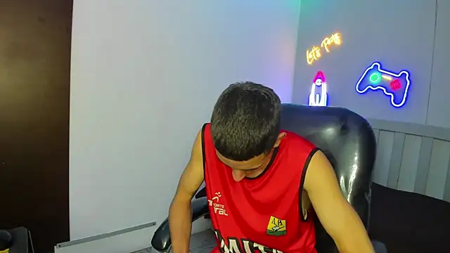 Snapshot of JackSwan18 chatting on September 25, 2025, 8:56 pm JackSwan18 online show from September 25, 2025, 8:56 pm