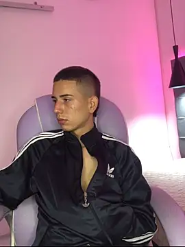 Snapshot of JackSwan18 chatting on October 9, 2025, 4:10 am JackSwan18 online show from October 9, 2025, 4:10 am