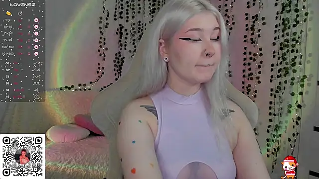 chillycharm online show from January 3, 2025, 3:38 am