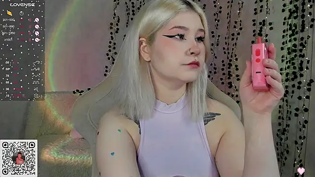 chillycharm online show from January 20, 2025, 4:43 am