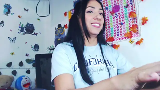 Snapshot of Alisxon4u chatting on February 9, 2025, 3:53 am Alisxon4u online show from February 9, 2025, 3:53 am