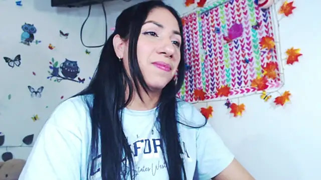 Snapshot of Alisxon4u chatting on February 9, 2025, 6:54 am Alisxon4u online show from February 9, 2025, 6:54 am