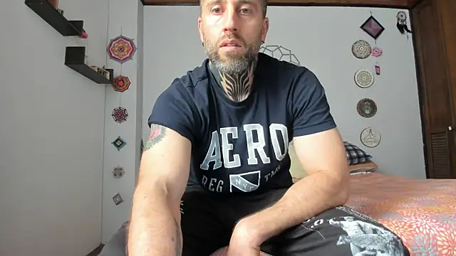 Antoniohot2024 online show from December 31, 2024, 4:04 pm