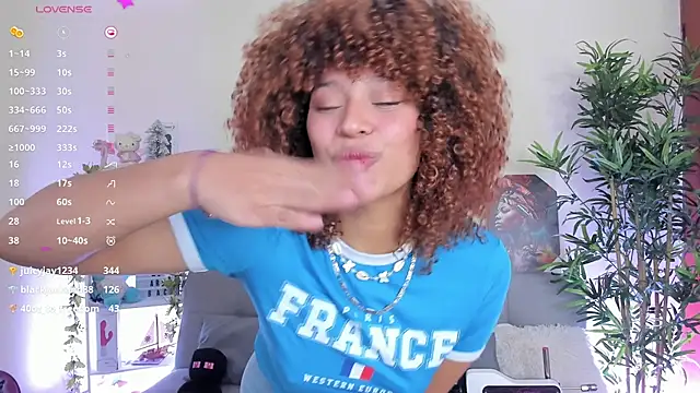 natty romanof 18 online show from January 23, 2025, 3:32 pm