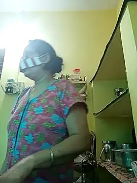 heenage online show from October 31, 2025, 8:26 am