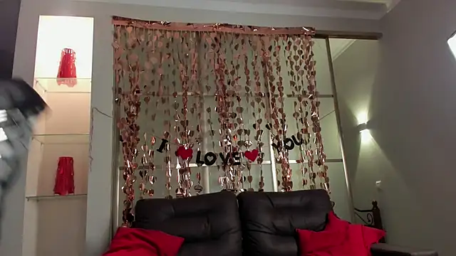 Emma Flin online show from February 25, 2026, 4:44 am