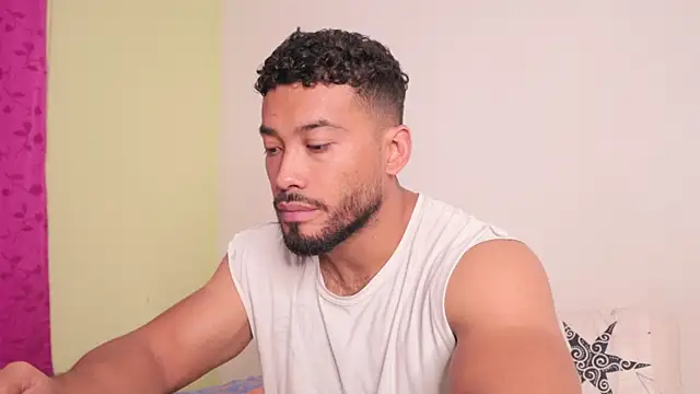 freddsexxx online show from November 5, 2025, 1:44 pm