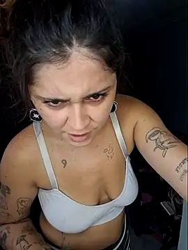 luuhcat09 online show from November 1, 2025, 3:14 pm