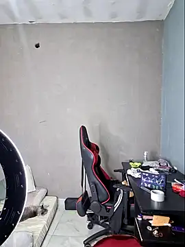 luuhcat09 online show from November 13, 2025, 1:04 am