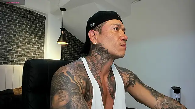 Snapshot of Dantesuarez28 chatting on February 5, 2026, 8:30 am Dantesuarez28 online show from February 5, 2026, 8:30 am