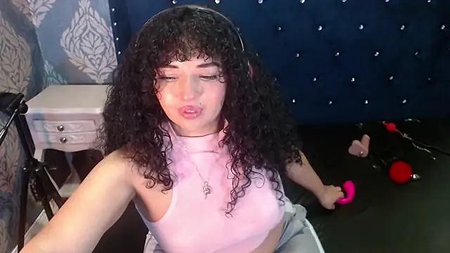 Sofiacowperx online show from May 26, 2026, 1:07 pm