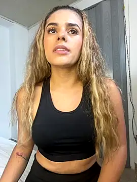 Snapshot of ZoeJohnsoon chatting on October 22, 2025, 3:56 pm ZoeJohnsoon online show from October 22, 2025, 3:56 pm