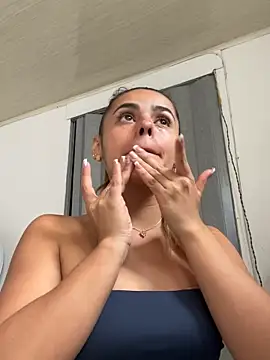 Snapshot of ZoeJohnsoon chatting on October 30, 2025, 4:30 pm ZoeJohnsoon online show from October 30, 2025, 4:30 pm