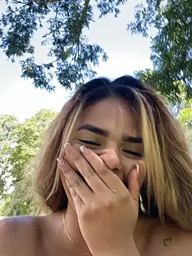 Snapshot of ZoeJohnsoon chatting on November 17, 2025, 6:24 pm ZoeJohnsoon online show from November 17, 2025, 6:24 pm