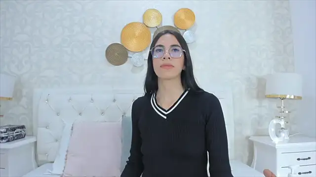 Snapshot of Clarisse28 chatting on December 20, 2024, 7:17 pm Clarisse28 online show from December 20, 2024, 7:17 pm