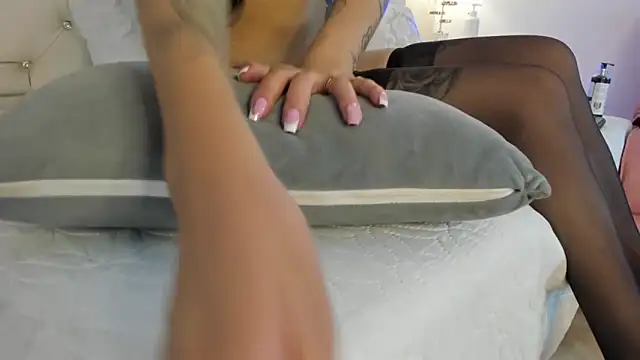 Snapshot of Clarisse28 chatting on January 15, 2025, 9:51 pm Clarisse28 online show from January 15, 2025, 9:51 pm