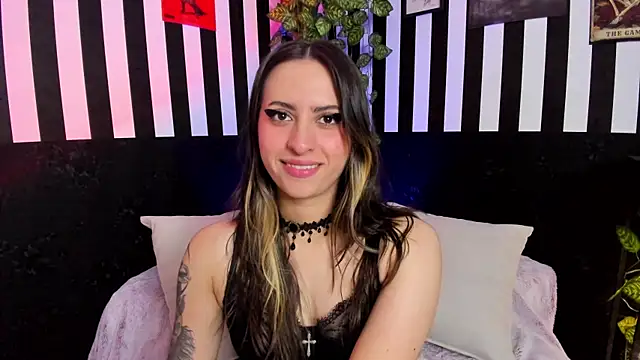 Snapshot of liz_goth chatting on June 9, 2026, 2:17 pm liz goth online show from June 9, 2026, 2:17 pm