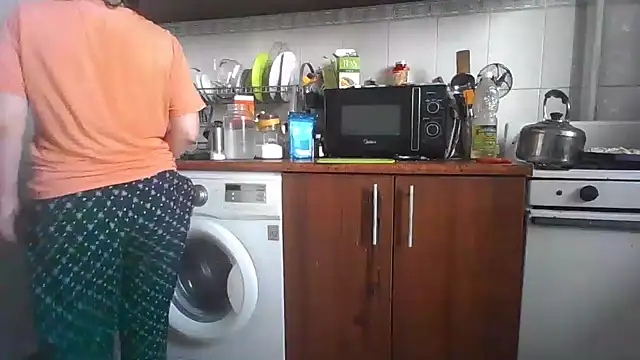 MikaKors online show from March 2, 2025, 9:10 am