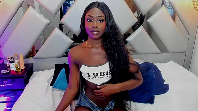 Nahomi-Hill online show from February 28, 2025, 9:01 pm