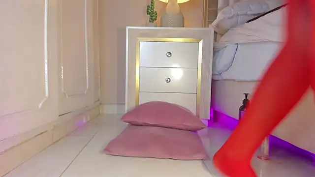 zoe sky  online show from January 25, 2025, 2:36 pm