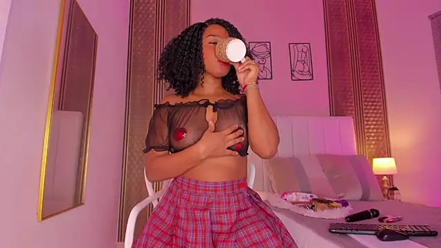 zoe sky  online show from November 24, 2025, 11:43 am