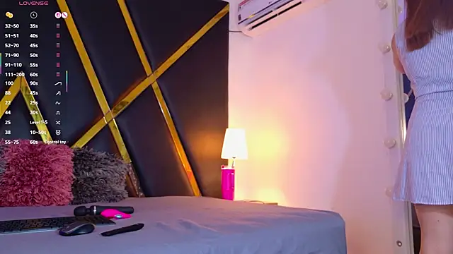 Adel Nesbiit online show from September 10, 2025, 7:25 pm