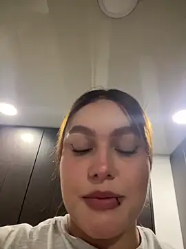 Snapshot of SofiaJoness_ chatting on May 4, 2026, 8:16 pm SofiaJoness online show from May 4, 2026, 8:16 pm