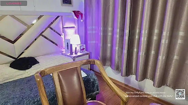 carolineamber  online show from December 21, 2025, 9:55 pm