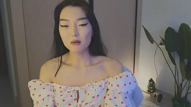 AudreyMell online show from December 11, 2024, 2:44 pm