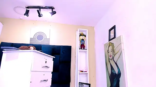 AlissonSpears online show from June 12, 2026, 4:39 pm