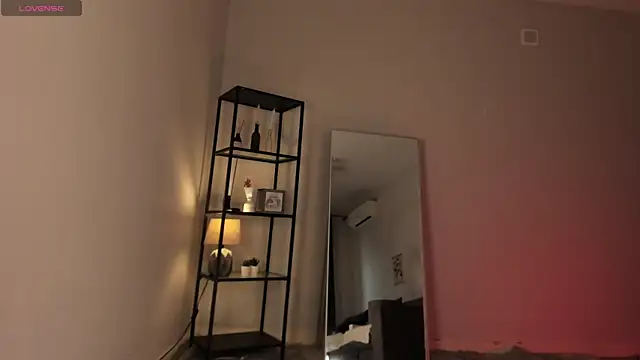 elfinvibes online show from September 26, 2025, 6:17 am