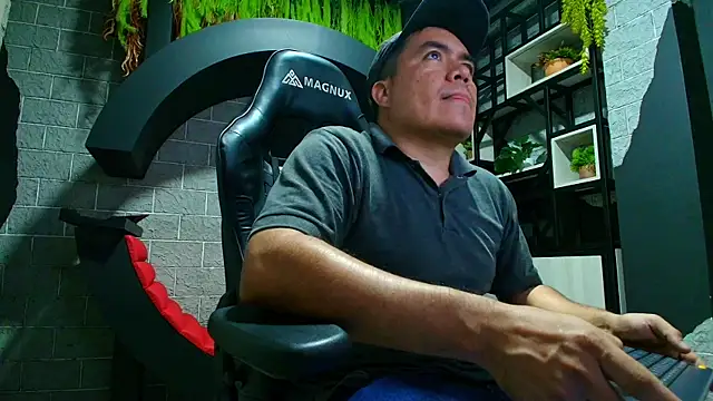 Jhonatan Morales S online show from January 12, 2025, 1:32 am