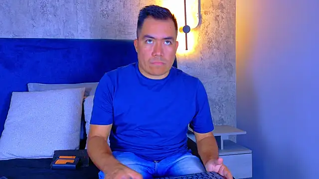 Jhonatan Morales S online show from December 17, 2025, 1:44 am