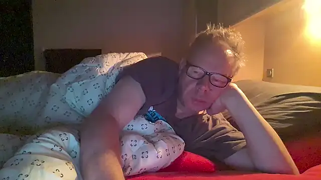 kinkyslet8 online show from October 31, 2025, 6:58 am