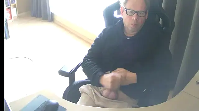 kinkyslet8 online show from March 29, 2026, 10:26 am