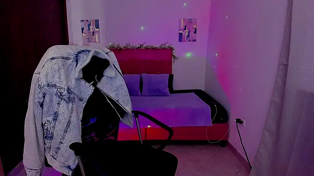 Charlee pink online show from October 3, 2025, 1:52 pm