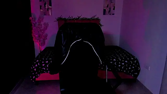 Charlee pink online show from October 8, 2025, 12:47 pm