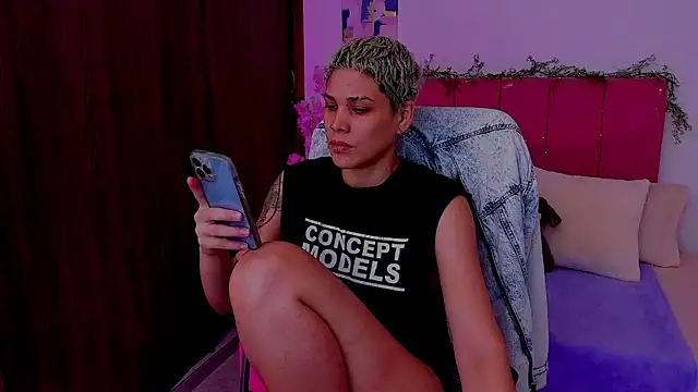 Charlee pink online show from October 17, 2025, 7:16 pm