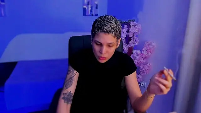 Charlee pink online show from November 27, 2025, 8:00 pm