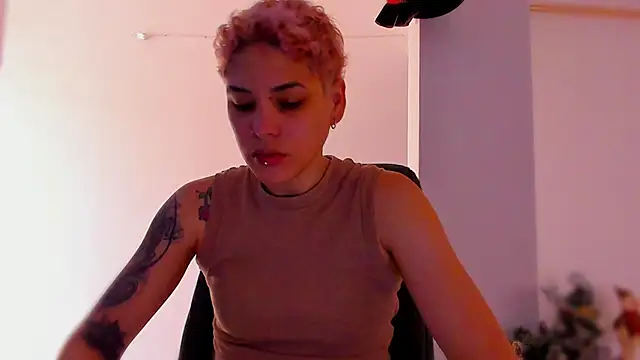 Charlee pink online show from December 21, 2025, 7:43 pm