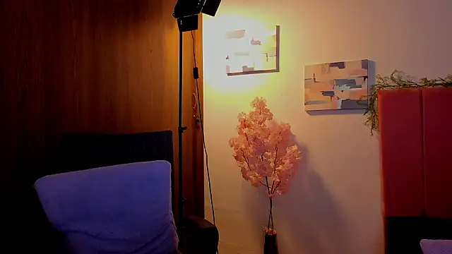 Charlee pink online show from March 15, 2026, 7:09 pm