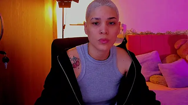 Charlee pink online show from March 30, 2026, 8:32 pm