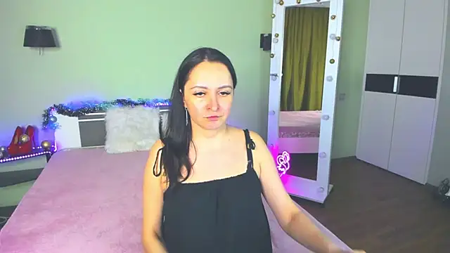 AngellLika online show from December 13, 2024, 1:01 pm