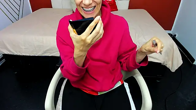 Abrillee1 online show from December 27, 2024, 7:35 pm