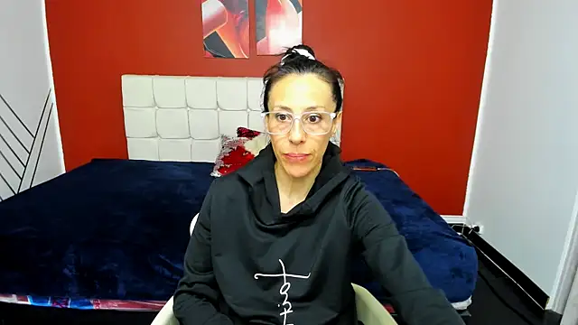 Abrillee1 online show from January 12, 2025, 3:17 am